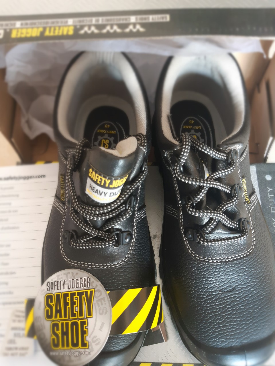 Lý do bạn không nên bỏ qua đôi giày Safety Jogger khi mua giày bảo hộ